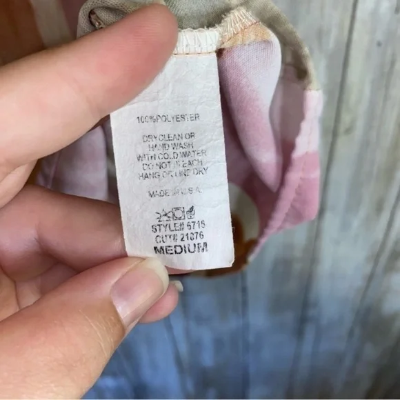 Entro Violet Skye Flutter Sleeve Blouse - Picture 6 of 8